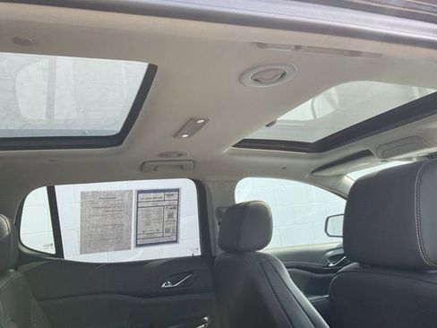 Used 2023 GMC Acadia SLT w/ LPO, Floor Liner Package image 12