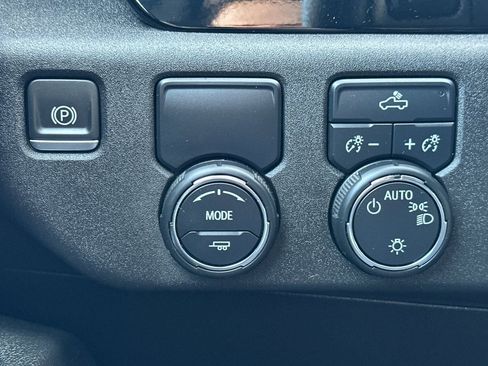 Used 2023 Chevrolet Silverado 1500 LT w/ Protection Package image 34