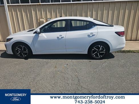 Used 2025 Nissan Sentra SV FWD image 1