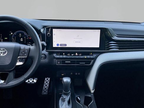 Certified 2025 Toyota Camry SE FWD image 7