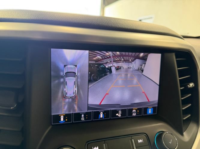 Used 2023 GMC Acadia SLT w/ Elevation Edition FWD image 17