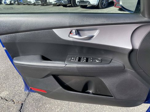 Used 2023 Kia Forte LXS FWD image 18