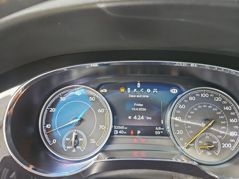 Used 2017 Bentley Bentayga AWD/4WD image 15
