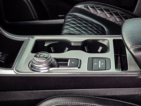 Used 2024 Ford Edge Titanium image 16