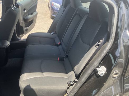 Used 2013 Dodge Avenger SE FWD image 28