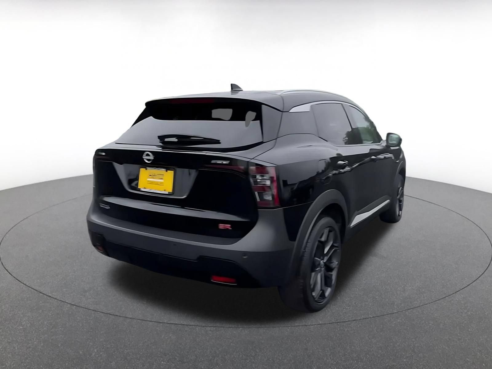 Used 2026 Nissan Kicks SR FWD image 14