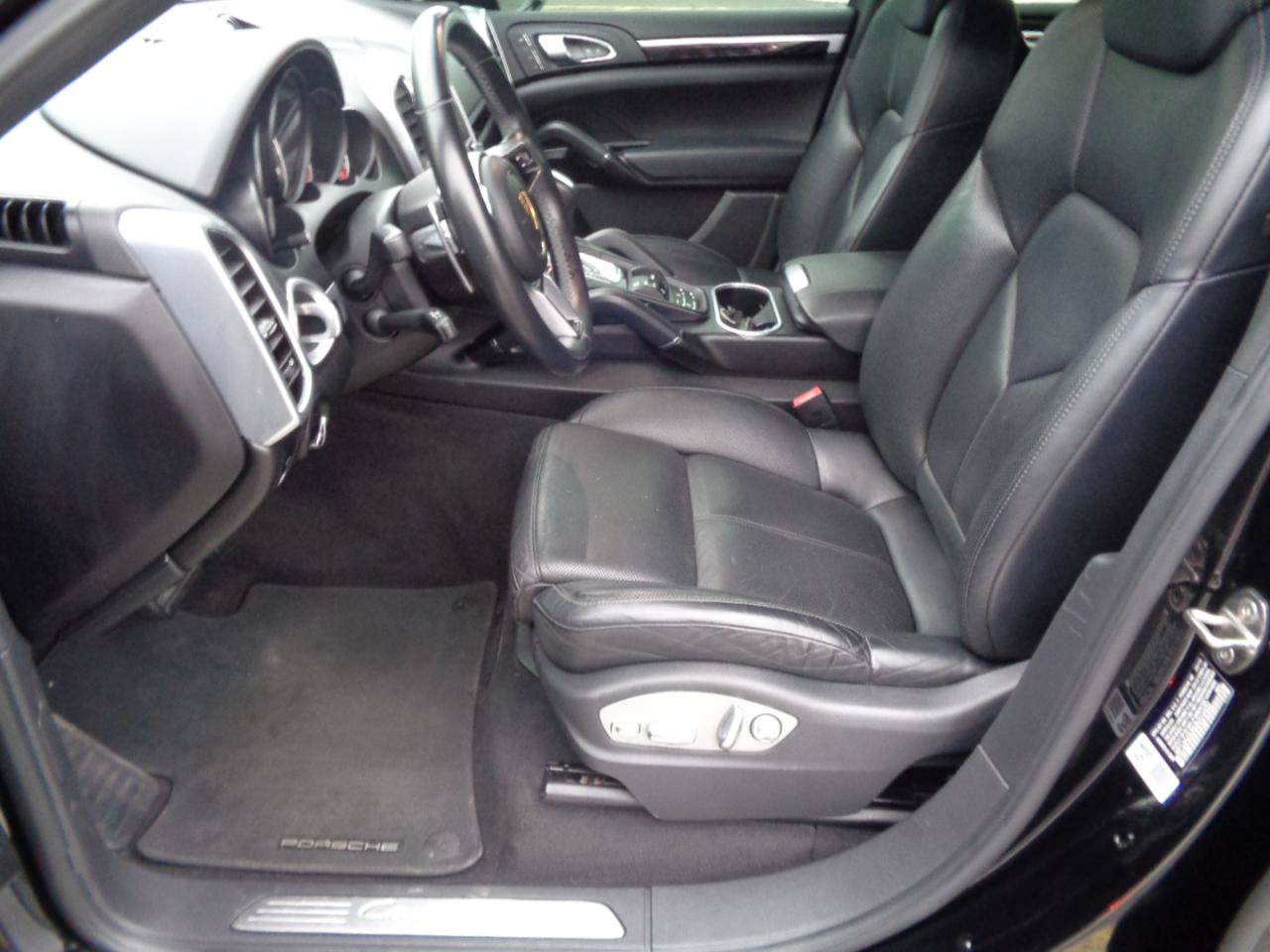 Used 2016 Porsche Cayenne AWD/4WD image 21