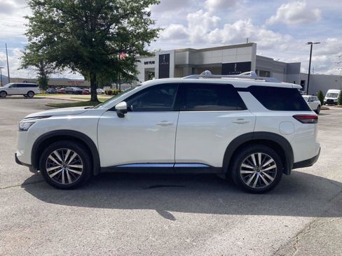 Used 2022 Nissan Pathfinder Platinum w/ Cargo Package FWD image 8