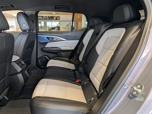 New 2025 Chevrolet Equinox EV LT AWD/4WD image 7