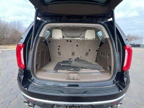 Used 2022 GMC Yukon Denali w/ Denali Premium Package image 36