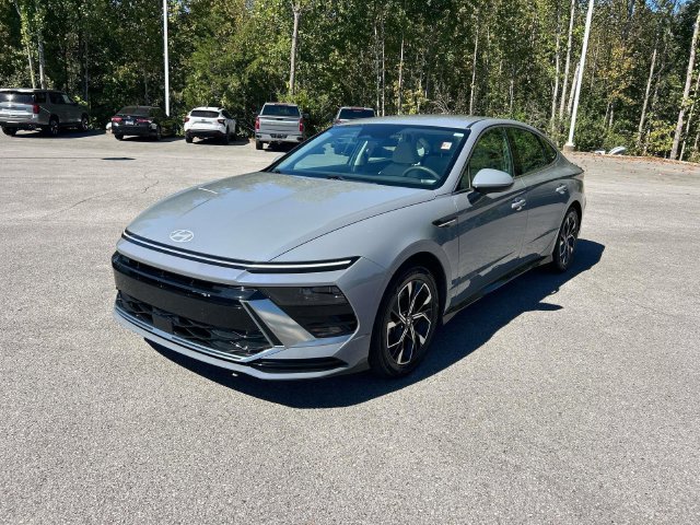 Used 2025 Hyundai Sonata SEL FWD image 7