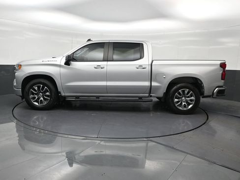 Used 2022 Chevrolet Silverado 1500 RST w/ Convenience Package II RWD image 2