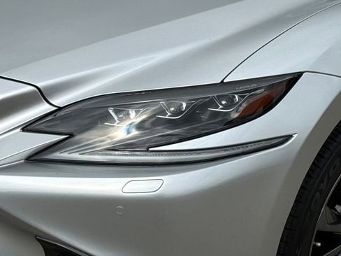 Used 2018 Lexus LS 500 F Sport w/ Performance Package RWD image 4
