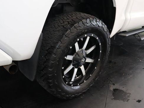 Used 2019 Toyota Tundra Limited w/ Limited Premium Package AWD/4WD image 15