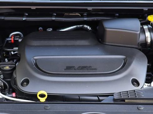 Used 2021 Chrysler Voyager LX w/ Cold Weather Group FWD image 56