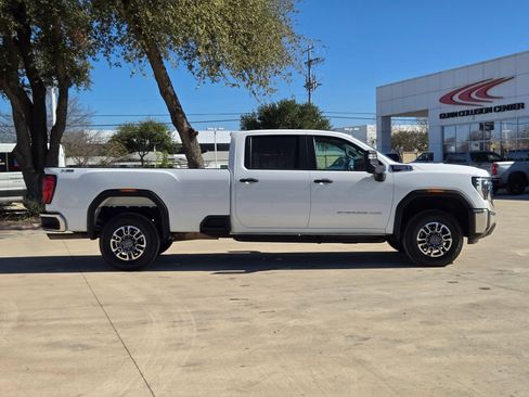 Used 2024 GMC Sierra 2500 Pro w/ Convenience Package image 2