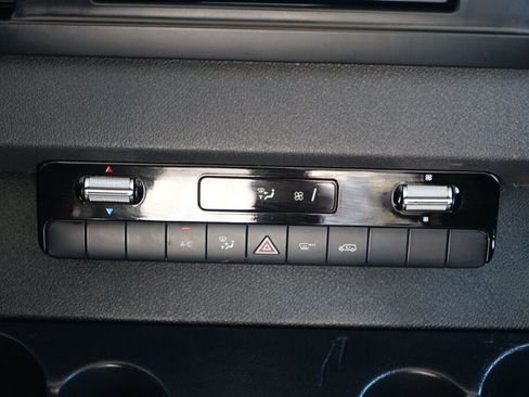 Used 2019 Mercedes-Benz Sprinter 144 image 11