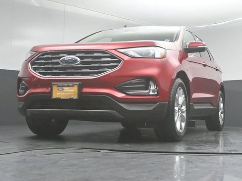 Certified 2022 Ford Edge Titanium w/ Class II Trailer Tow Package image 38