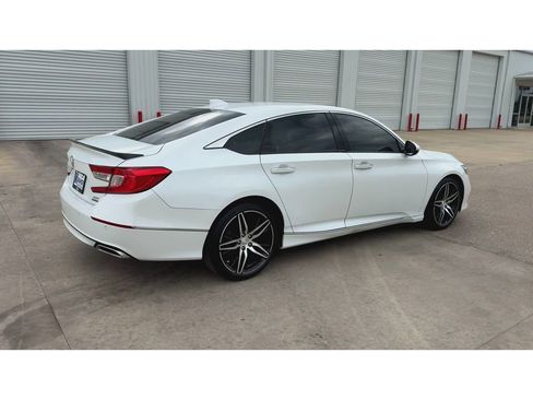 Used 2022 Honda Accord Touring image 8