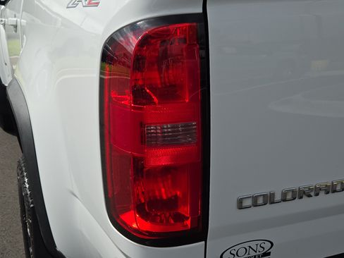 Used 2018 Chevrolet Colorado ZR2 AWD/4WD image 12
