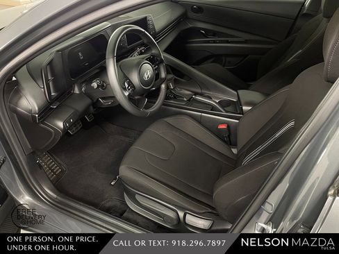 Used 2025 Hyundai Elantra Sport image 16