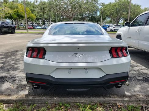 Used 2025 Ford Mustang Premium RWD image 5