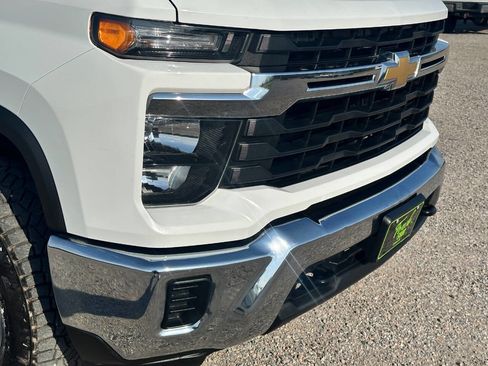 Used 2024 Chevrolet Silverado 2500 LT image 16