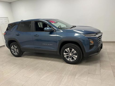 Used 2025 Chevrolet Equinox LT image 6