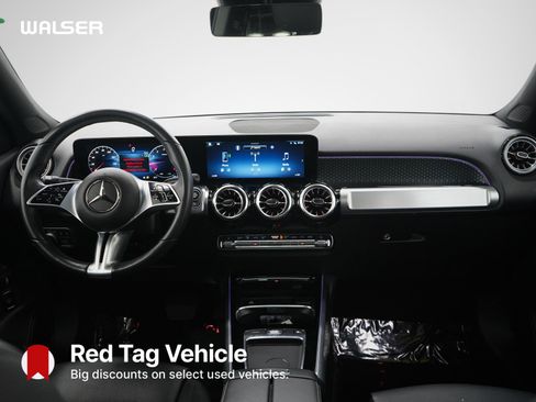 Used 2025 Mercedes-Benz GLB 250 4MATIC image 13