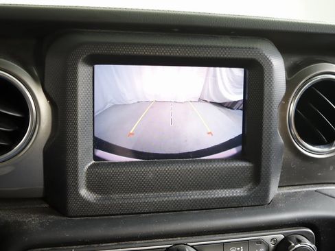 Used 2021 Jeep Wrangler Unlimited Sahara image 16