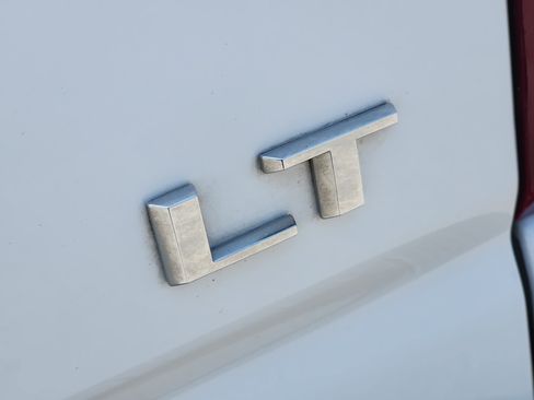 Used 2024 Chevrolet Silverado 2500 LT AWD/4WD image 13
