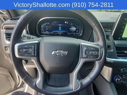 Used 2022 Chevrolet Suburban Z71 w/ Luxury Package AWD/4WD image 11