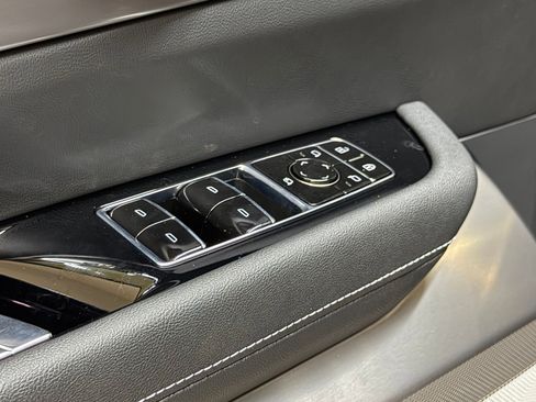 New 2026 Cadillac Vistiq Sport image 25