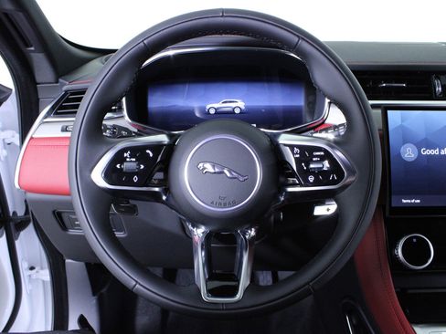 New 2025 Jaguar F-PACE R-Dynamic S image 17