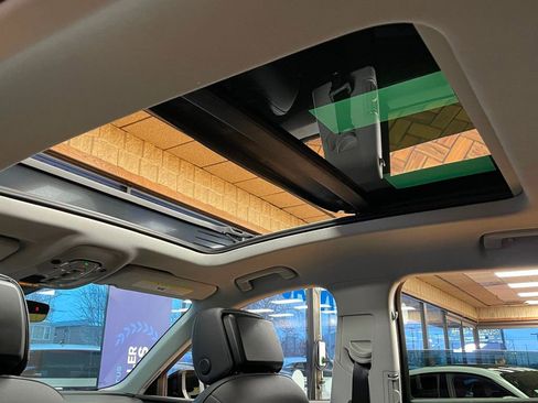 Used 2021 Audi e-tron Premium w/ Convenience Plus Package image 22