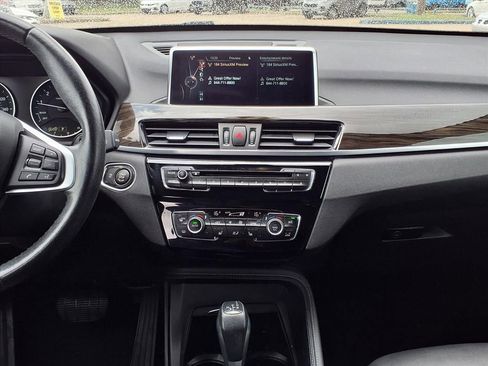 Used 2017 BMW X1 xDrive28i AWD/4WD image 16