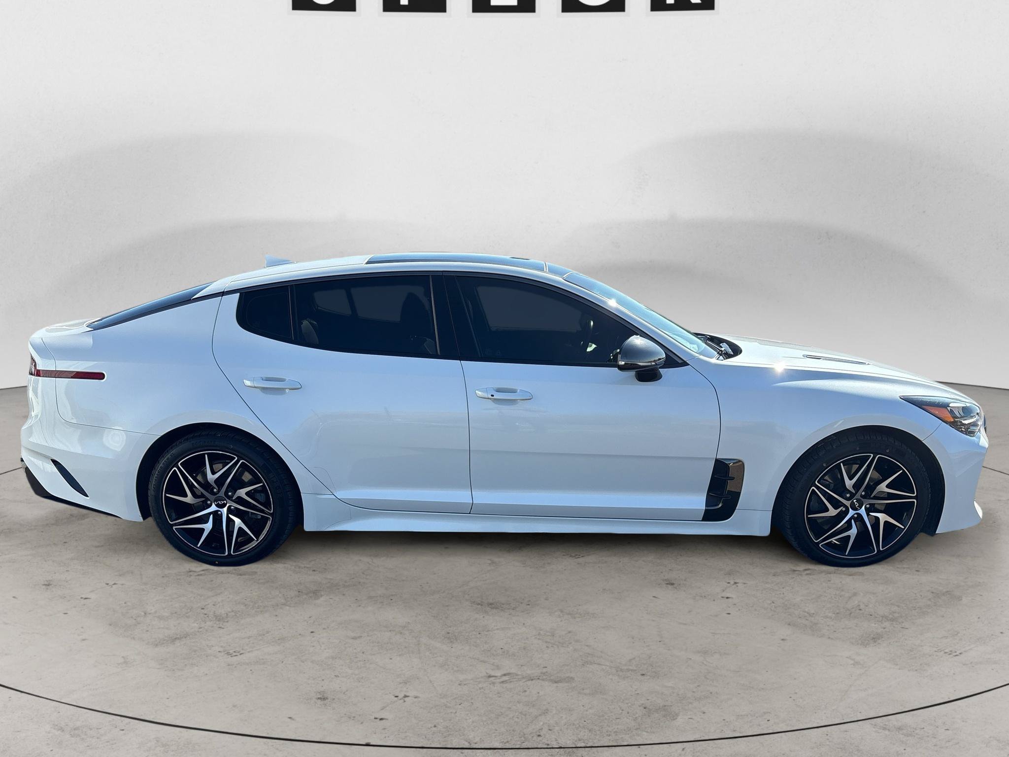 Used 2022 Kia Stinger GT-Line w/ Sun & Sound Package AWD/4WD image 6
