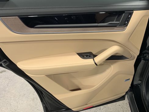 New 2026 Porsche Cayenne image 26