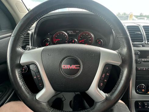 Used 2011 GMC Acadia SLE image 17