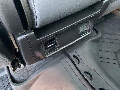 Used 2020 Chevrolet Silverado 1500 Custom w/ Custom Value Package image 21