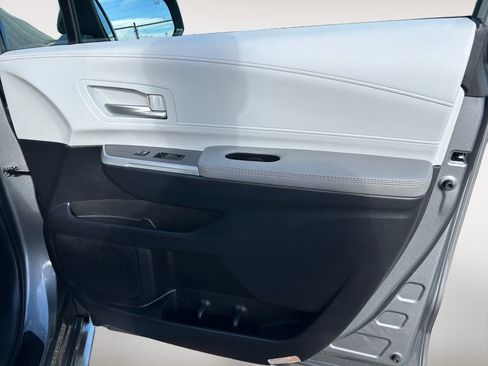 Used 2026 Toyota Sienna XLE AWD/4WD image 25