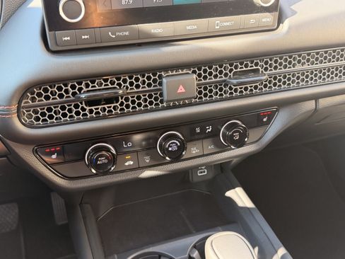 Certified 2025 Honda HR-V Sport image 23
