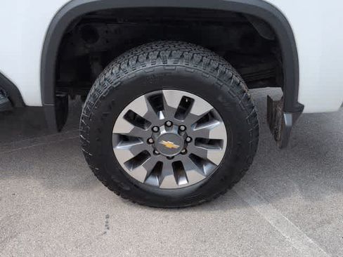 Used 2021 Chevrolet Silverado 2500 Custom w/ Custom Value Package AWD/4WD image 14