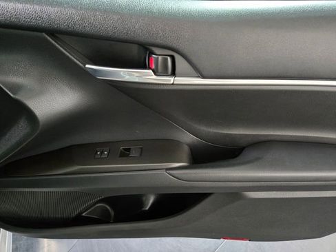 Used 2022 Toyota Camry SE w/ Carpet Mat Package (TMS) image 23