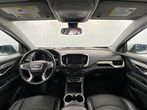 Used 2024 GMC Terrain SLT AWD/4WD image 9