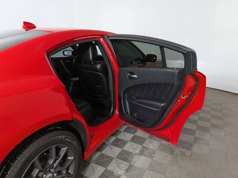 Used 2018 Dodge Charger GT image 34