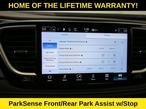 Used 2024 Chrysler Pacifica Touring-L image 28