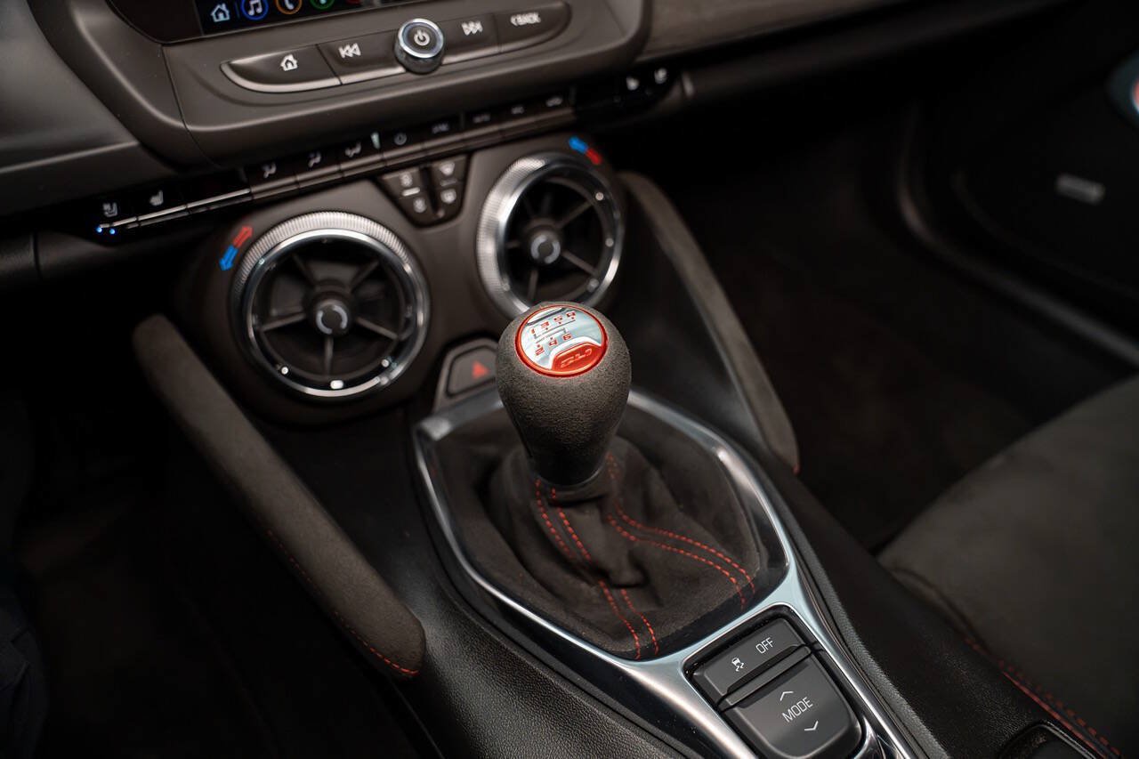 Used 2019 Chevrolet Camaro ZL1 RWD image 41