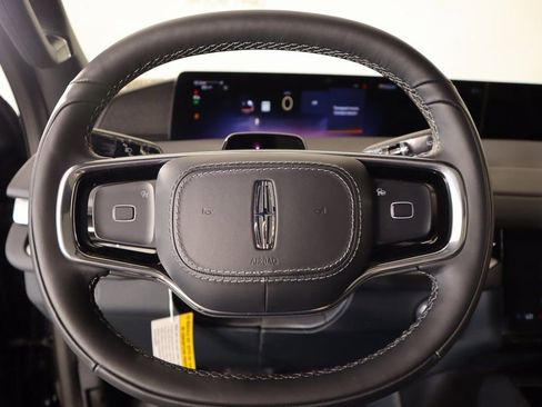 New 2025 Lincoln Navigator Reserve w/ Jet Appearance Package image 3