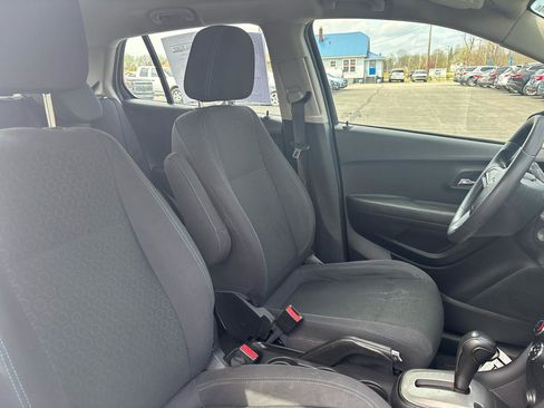 Used 2016 Chevrolet Trax LS image 19